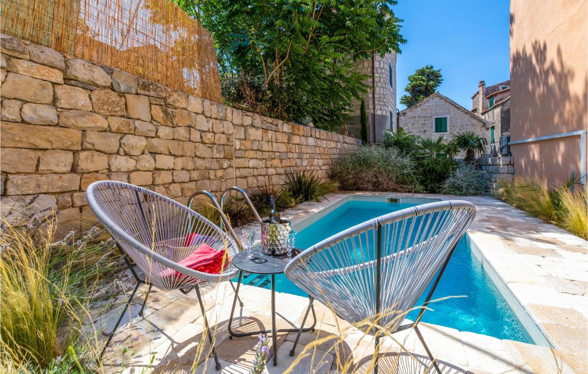 Stunning Home In Split With Outdoor Swimming Pool 外观 照片