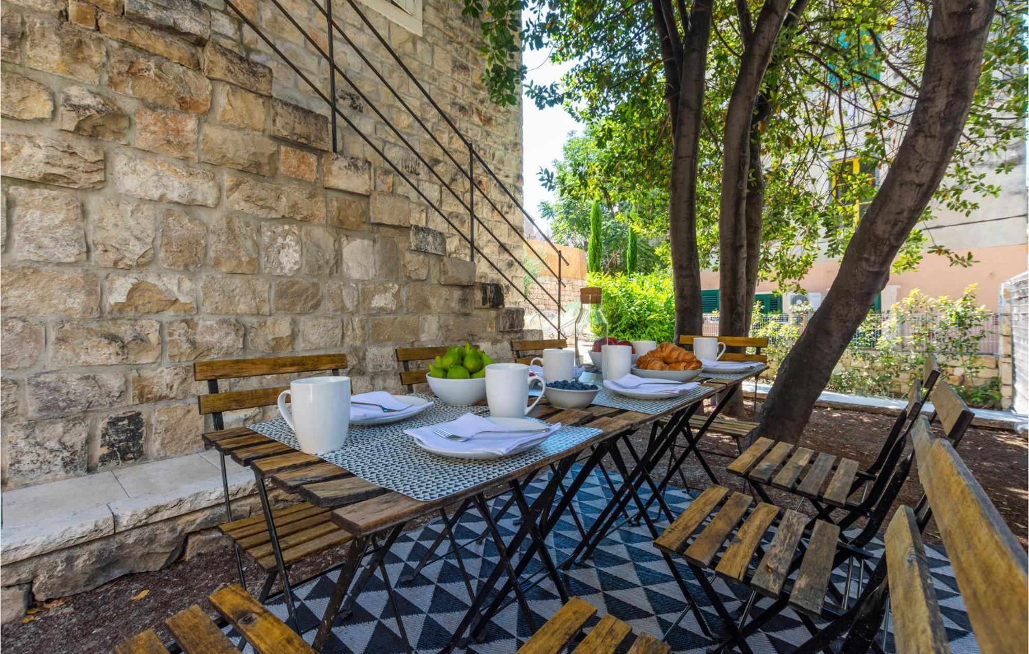Stunning Home In Split With Outdoor Swimming Pool 外观 照片